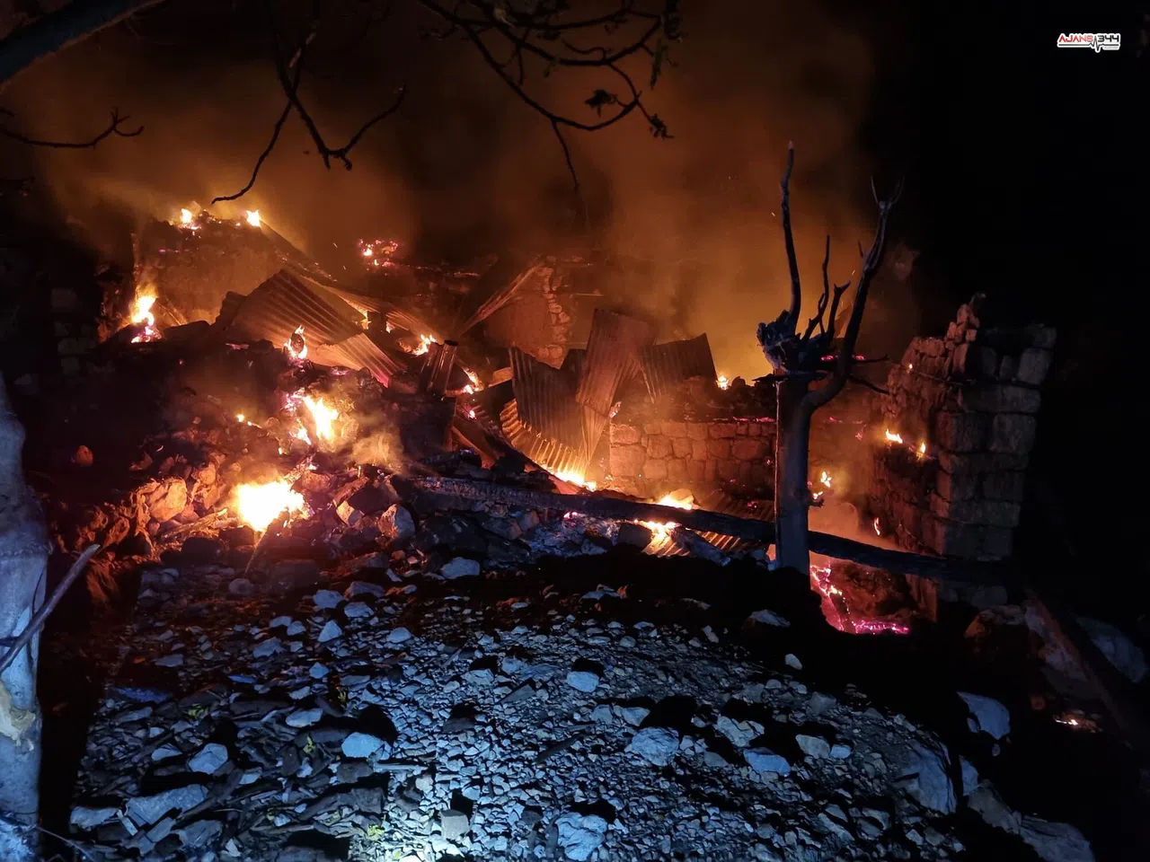 Adana'da yangın faciası: Alzheimer hastası yaşlı kadın aranıyor