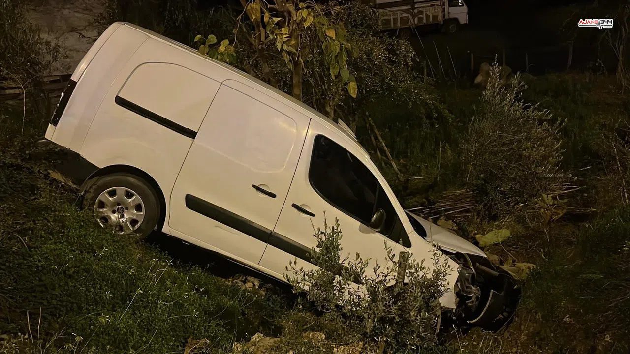 Alanya’da kamyonet şarampole yuvarlandı: 1 kişi yaralandı