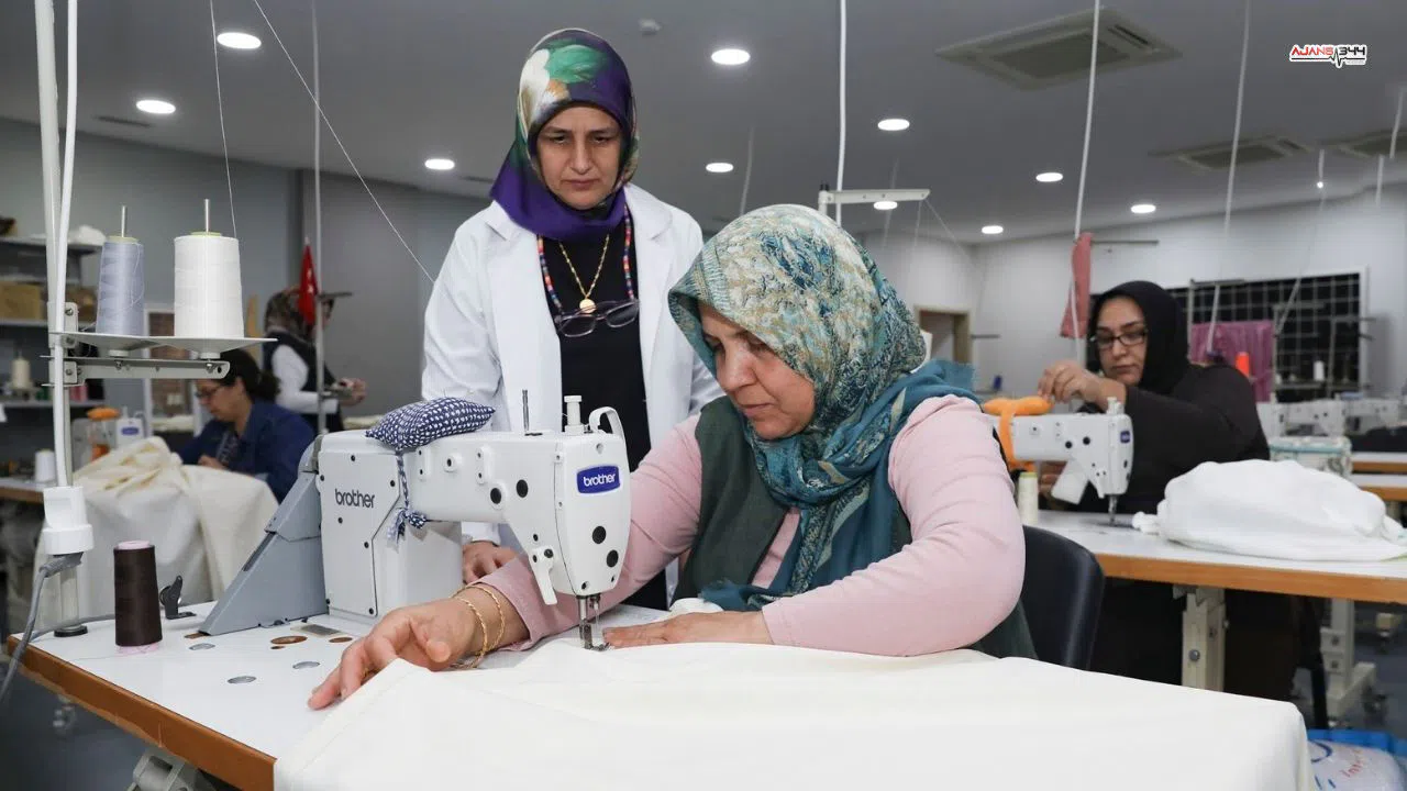 Özel birey anneleri dikiş kursunda hem üretiyor hem sosyalleşiyor