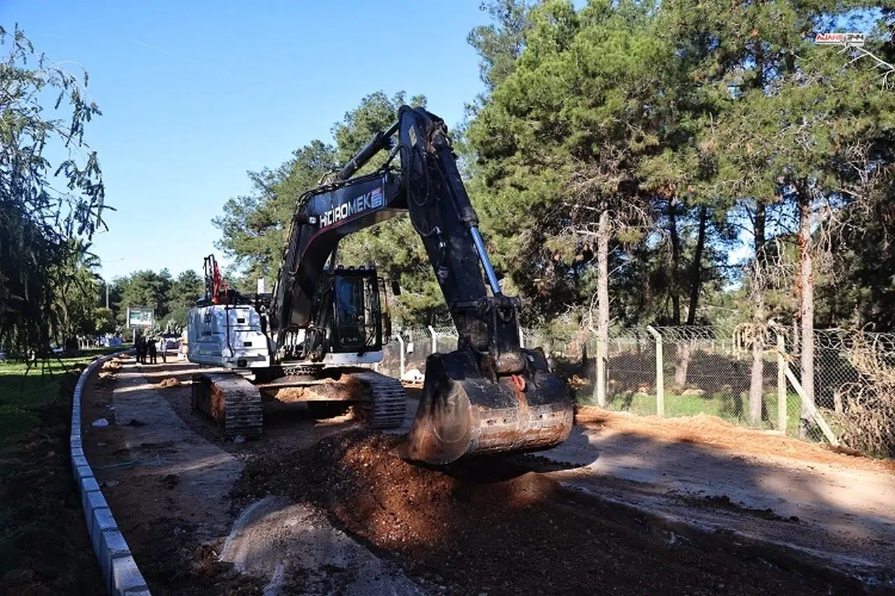 Antalya Büyükşehir’den Kardeş Kentler Caddesi’nde altyapı ve asfalt atağı