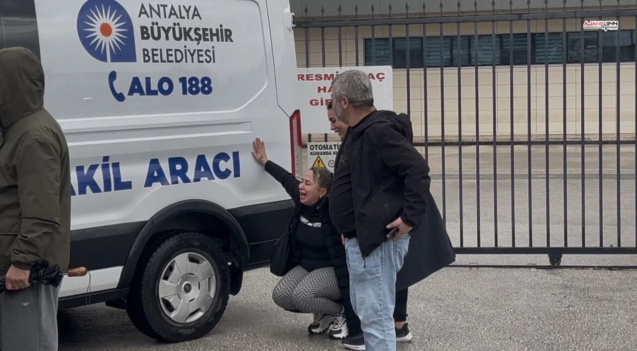 Dereye düşen araçta hayatını kaybeden 3 çocuk annesinin cenazesi teslim alındı