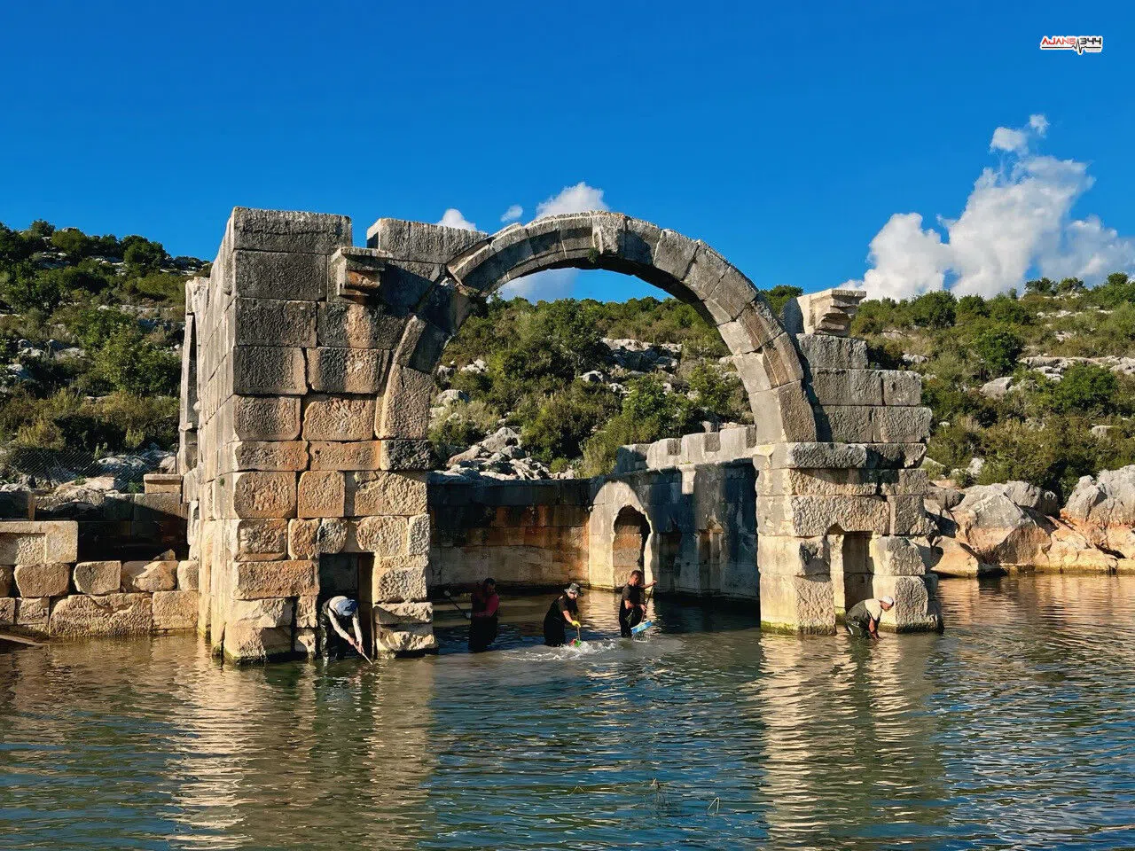 Arkeologlar 1.850 Yıllık Antik Şifalı Havuzu Gün Yüzüne Çıkardı