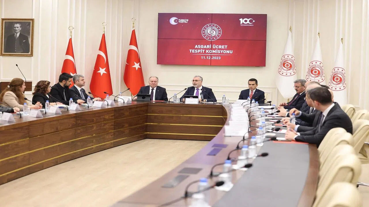 Asgari Ücret Komisyonu Değişiyor: Maaşa Etkisi Olacak mı?