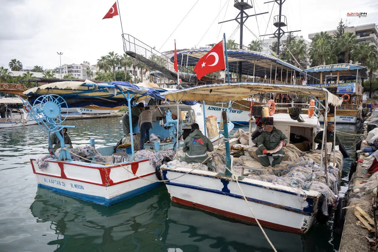 Balıkçılara Ekipman Desteği Sağlamaya Devam Ediyor