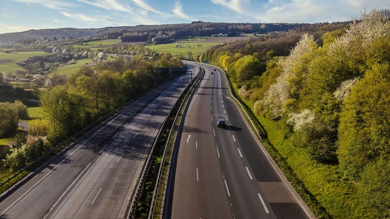 Bu yolda hız sınırı yok!