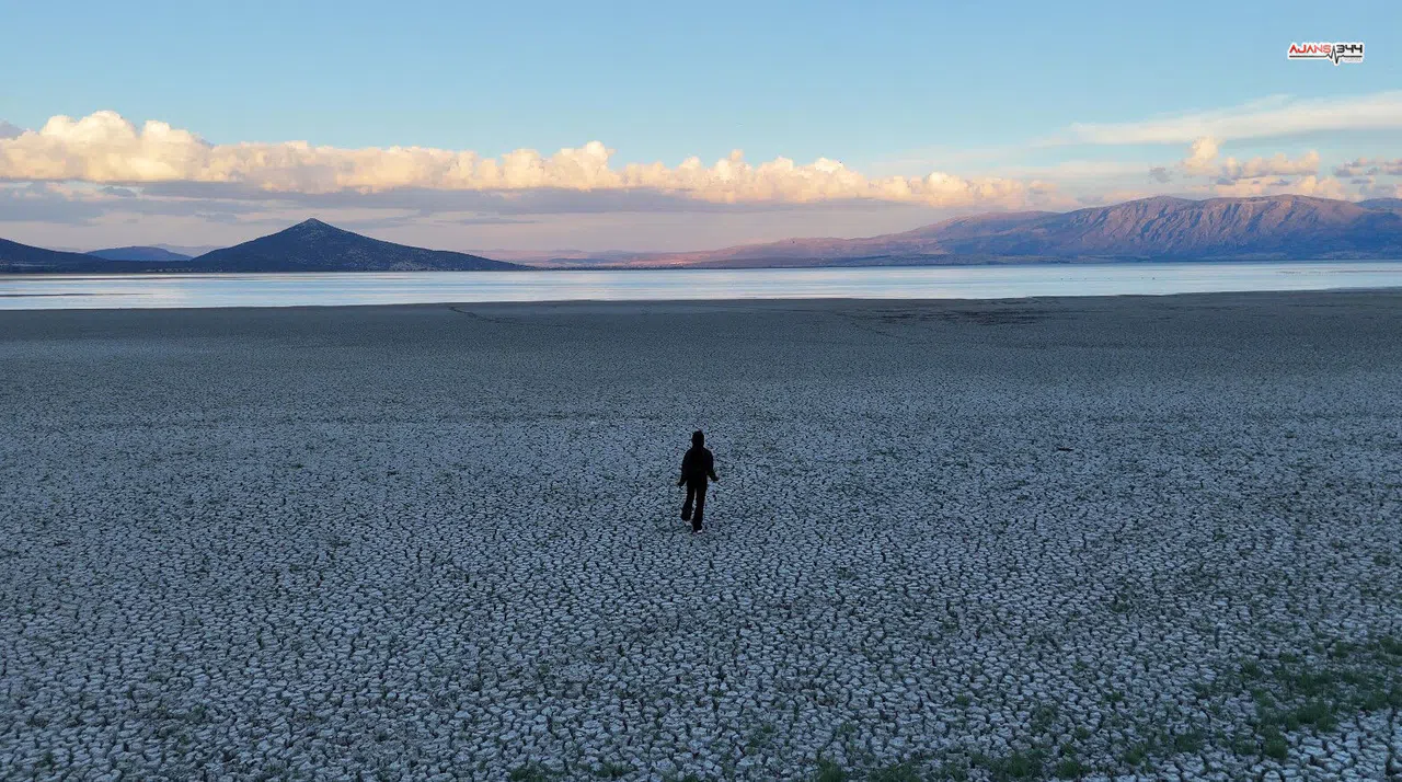 Burdur Gölü Yarısını Kaybetti!