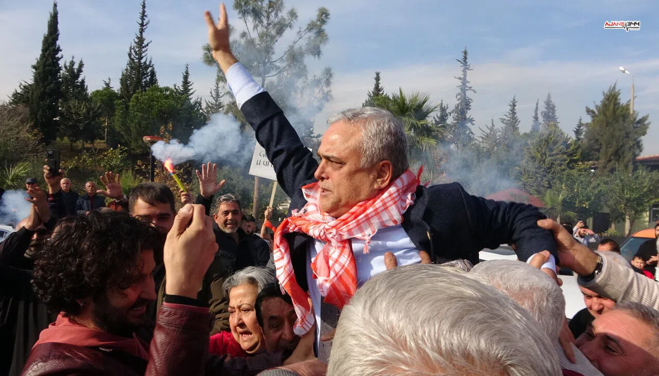 CHP’den Ayrılan Ufuk Çakır Mersin’de Davullu Zurnalı Karşılandı