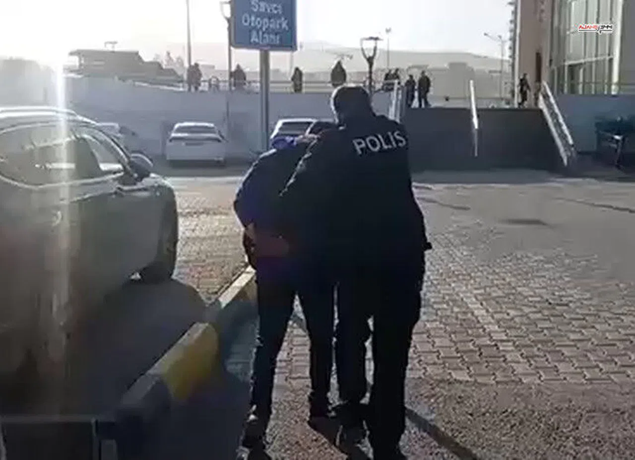 Ev Vaadiyle Dolandırdı, Tutuklandı