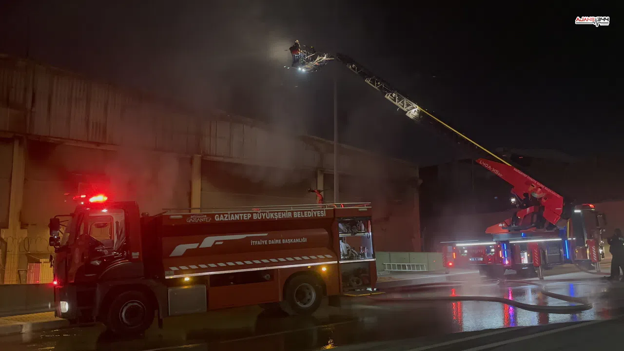 Gaziantep’te ambalaj fabrikasında çıkan yangın 3 saatte kontrol altına alındı