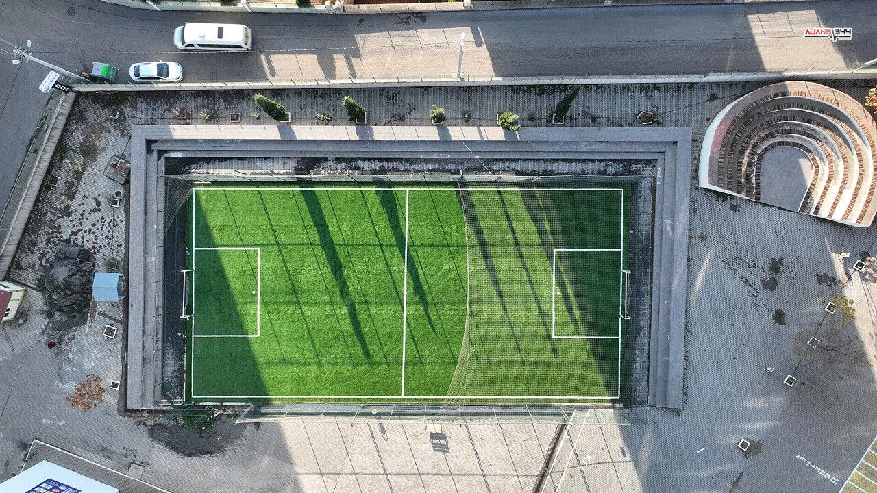 Gençlik enerjisi sahalara taşınıyor: Kahramanmaraş’a 35 yeni halı saha