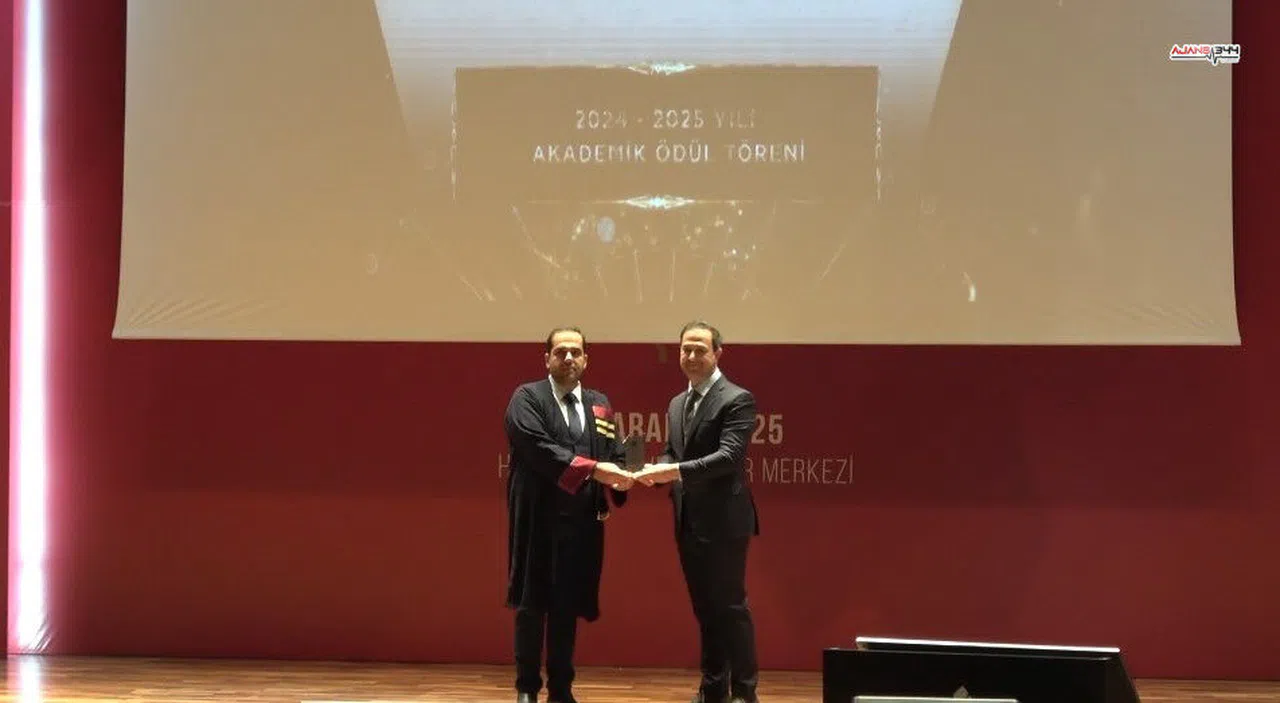 Hasan Kalyoncu Üniversitesi'nde Akademik Ödül Töreni Düzenlendi