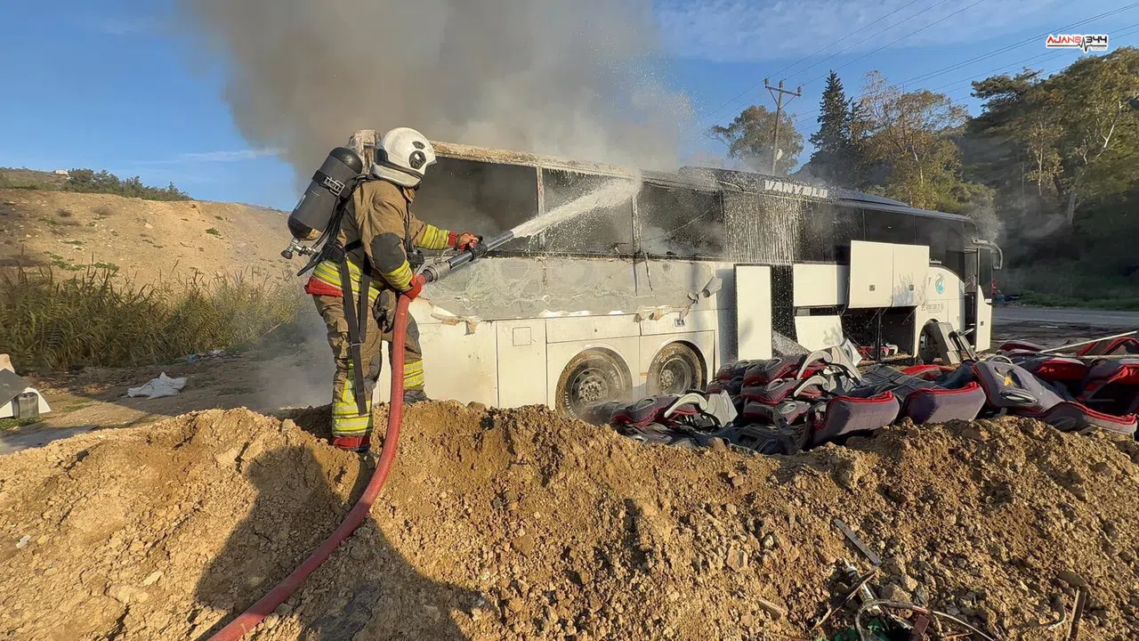 Hatay’da Otobüs Alev Alev Yandı