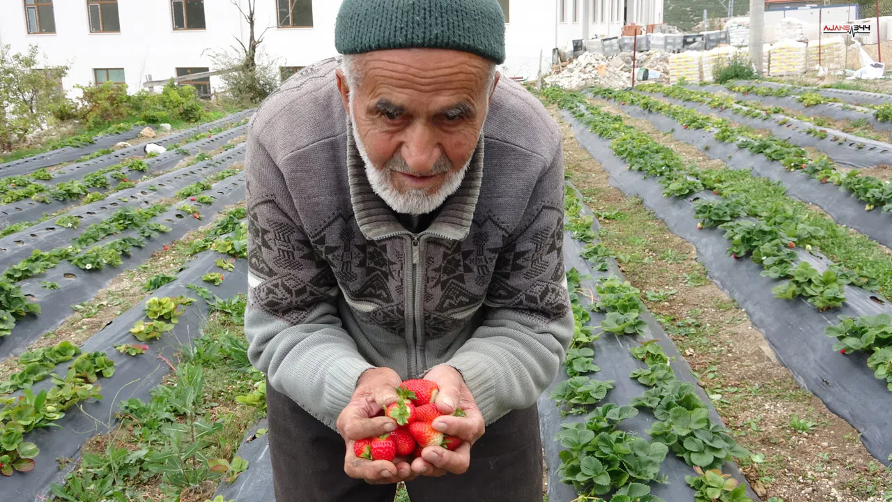 “Hayır Bahçesi”nin İbrahim Dedesi Vefat Etti
