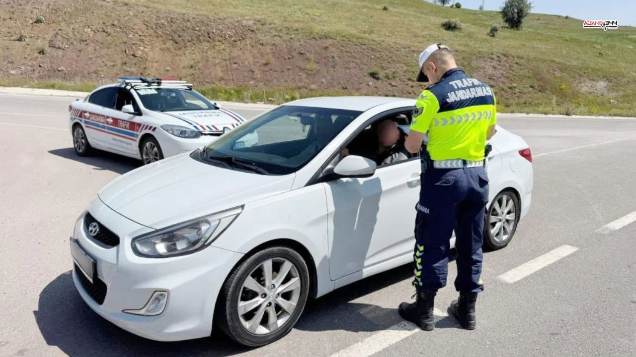 Kahramanmaraş'ta 25 Bine Yakın Araç Jandarmanın Merceğinden Geçti