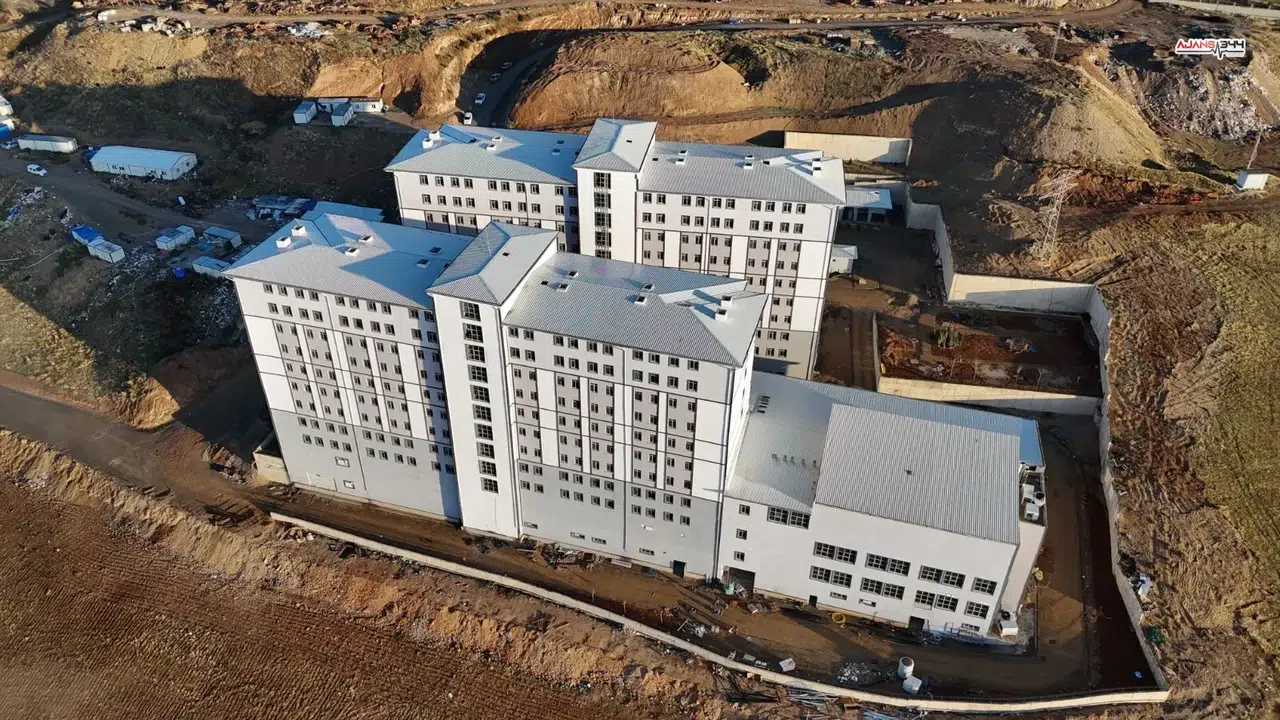 Kahramanmaraş’ta Üniversite Öğrencilerine Yapılan Yeni Yurtlar Yükseliyor