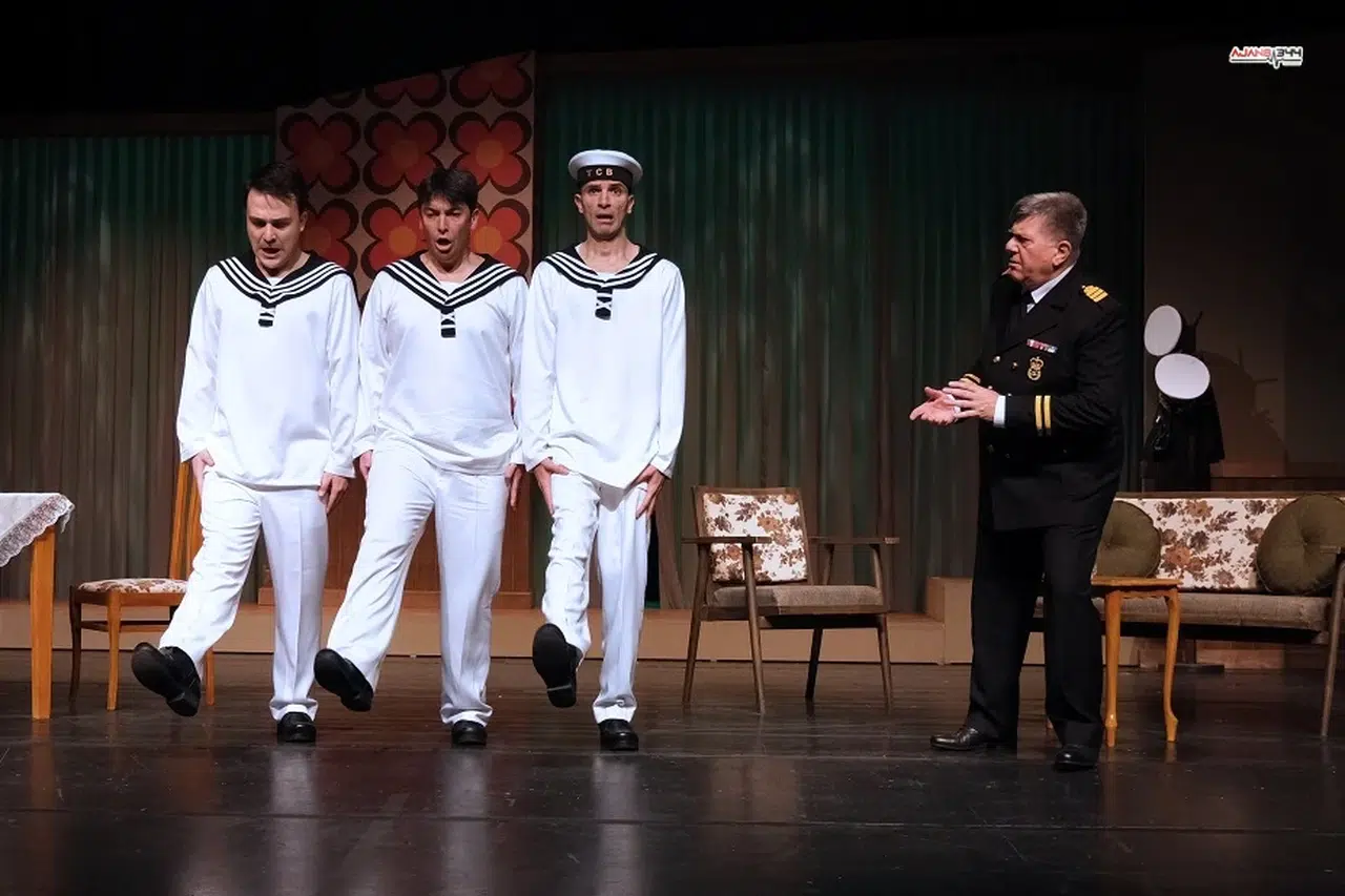 'Süt Kardeşler' Bursa'da Kahkaha Estirdi