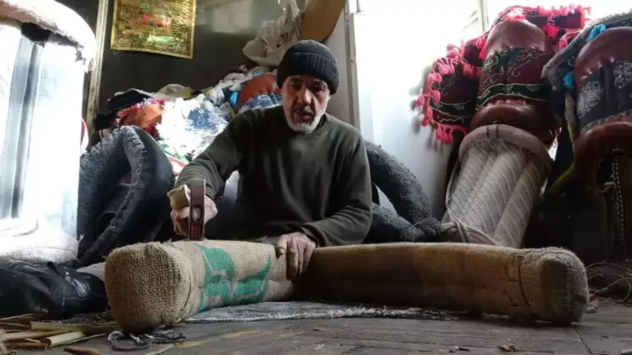 Koca şehirde sadece 3 kişi kaldı! Siparişlere yetişemiyorlar