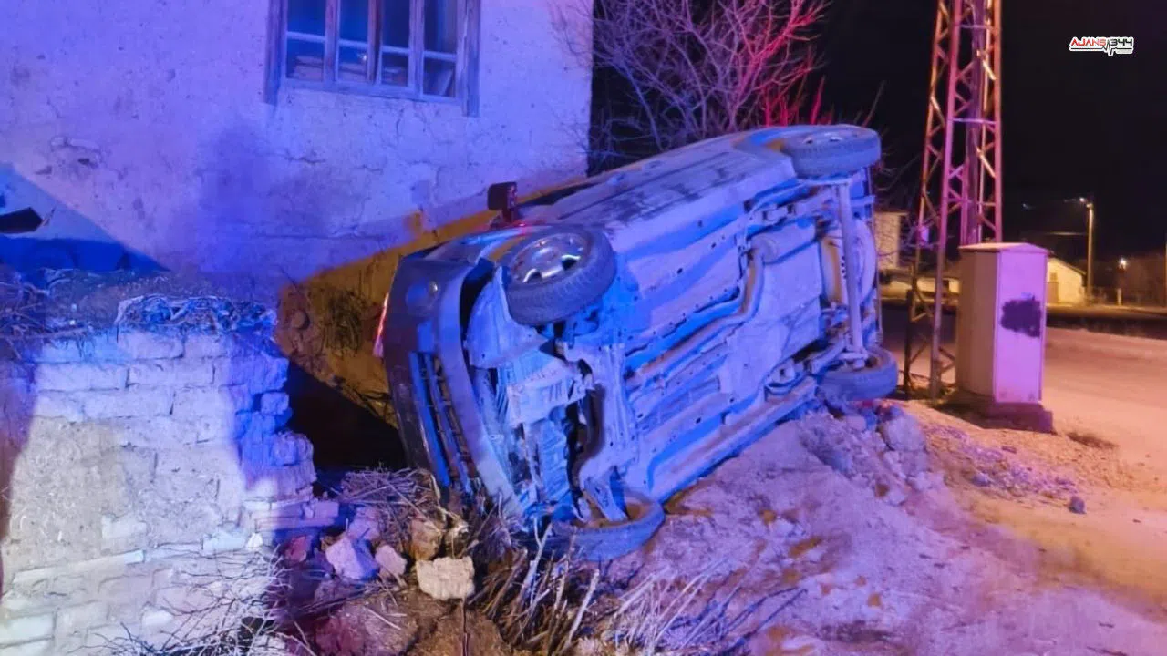 Kontrolden çıkan araç devrildi 18 yaşındaki 2 kişi yaralandı