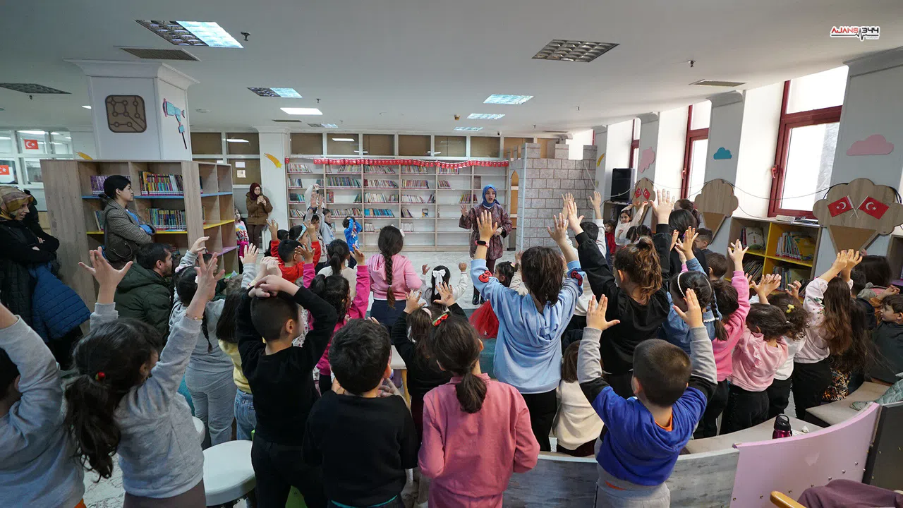 Kahramanmaraş’ta masal etkinliği çocukları büyüledi