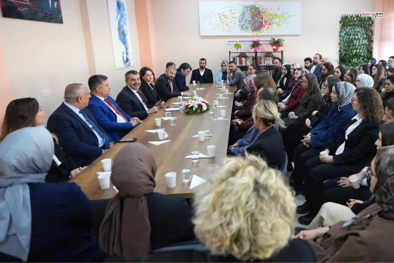 Öğretmenler için meslekte kariyer basamakları kılavuzu yayımlandı