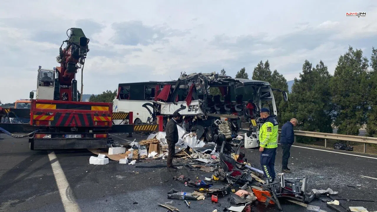 Feci Otobüs-Tır Kazasında Hayatını Kaybeden 7 Yolcunun Kimliği Belli Oldu