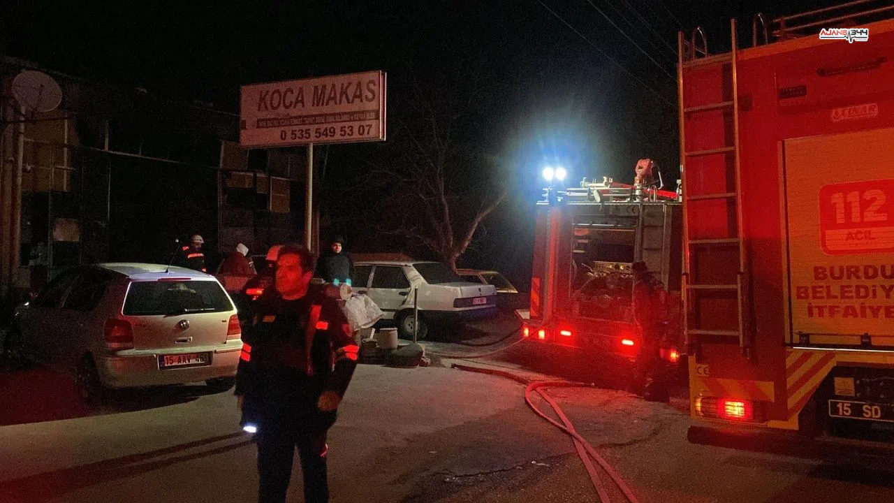 Oto yıkamacıda çıkan yangın büyük zarara yol açtı