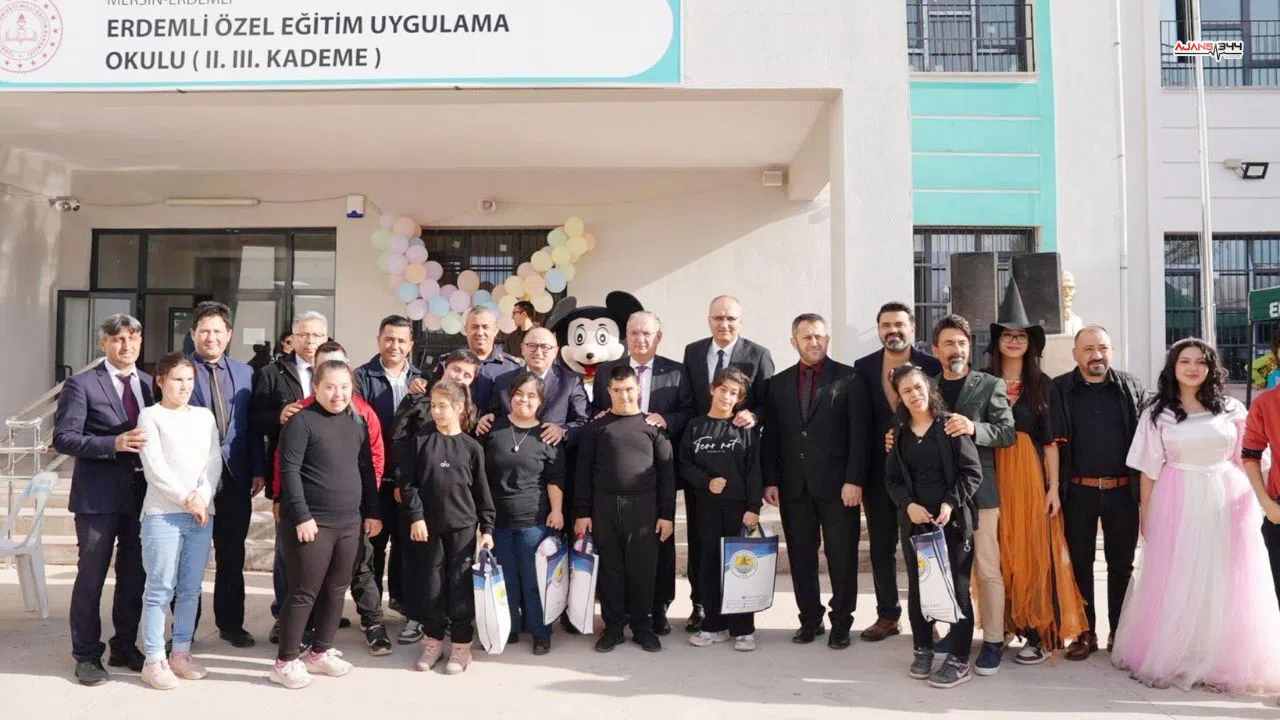 Erdemli'de Özel Eğitim Okulundan Engelliler Günü'ne Özel Program