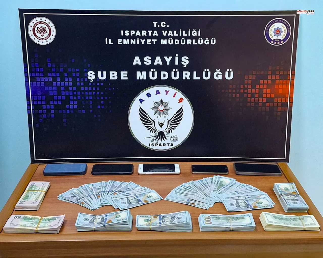 Polis süsü verip 2 milyonluk vurgun yapan 3 kişi Isparta’da tutuklandı