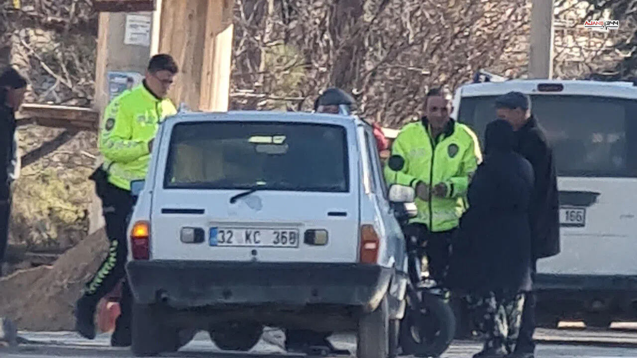 Şarkikaraağaç’ta Kavşakta Kaza: 2 Yaralı