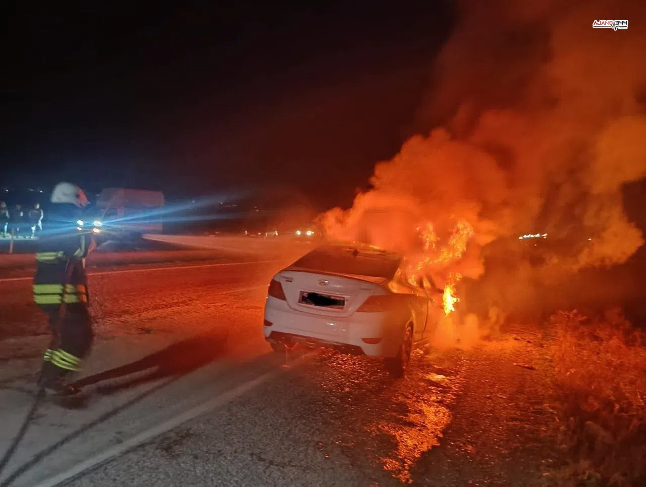 Seyir Halindeki Otomobil Alev Aldı