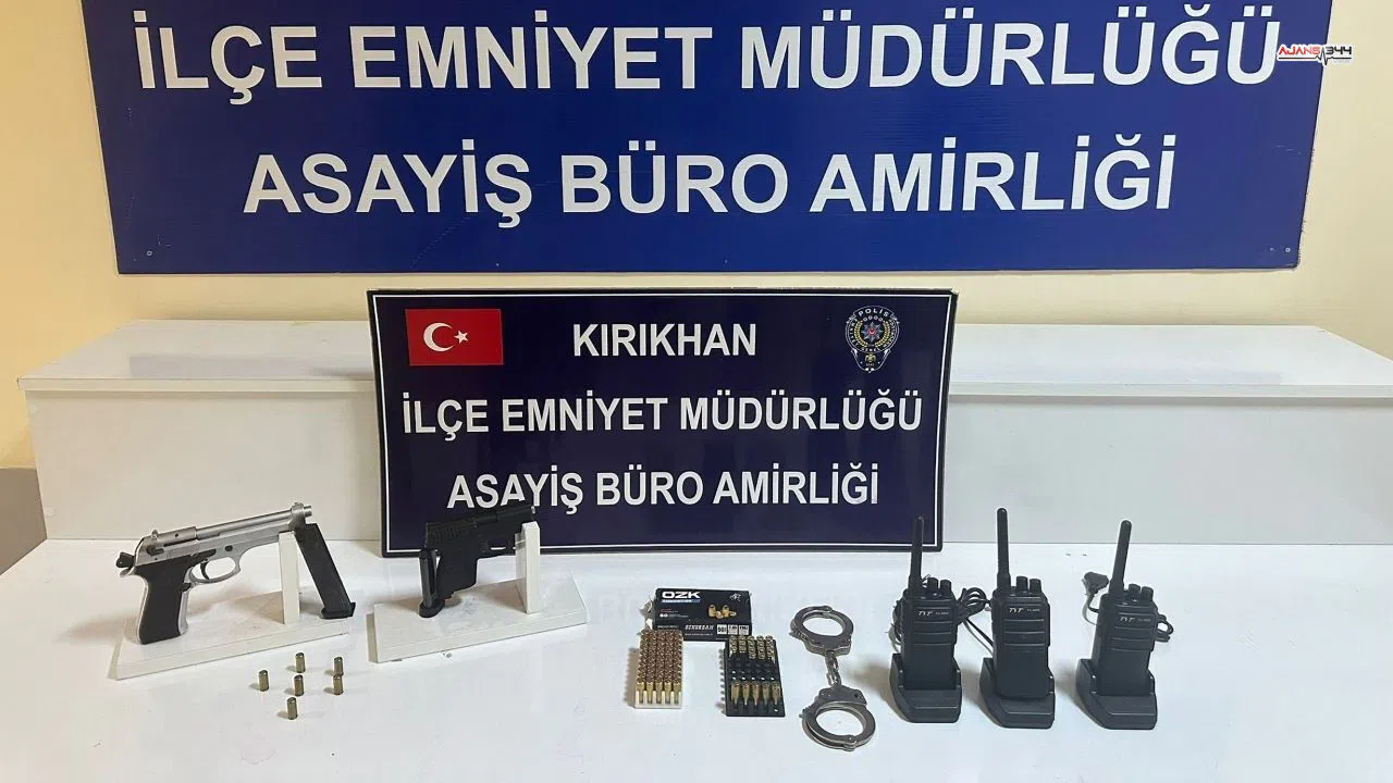 Şüpheli hareketleri olan 2 kişiden ruhsatsız silah ve telsiz çıktı