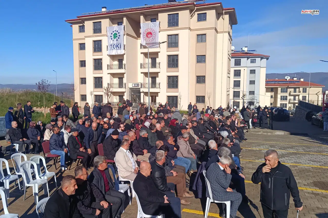 TOKİ'nin 105 sosyal konutu Pazaryeri’nde hak sahiplerine teslim edildi