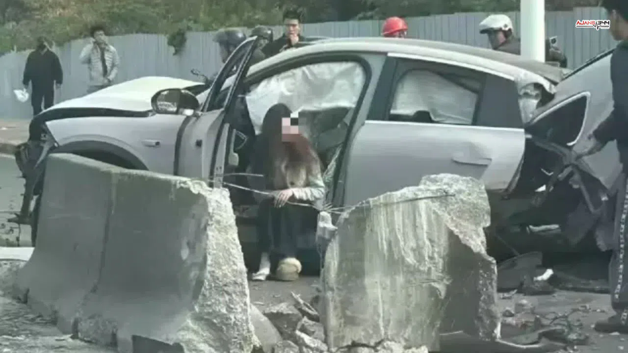 Ünlü Marka'nın Elektrikli Aracı Kazada İkiye Bölündü