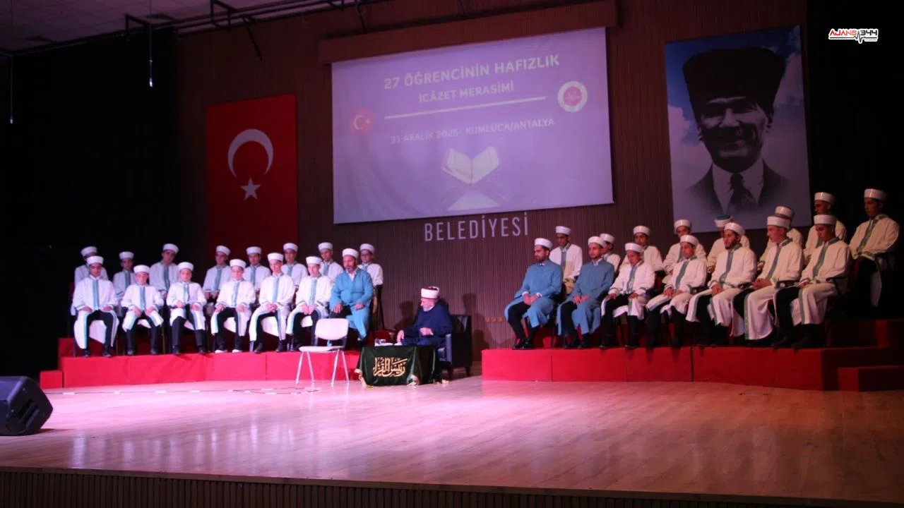 27 gence hafızlık yolculuğunun sonunda icazet belgesi verildi