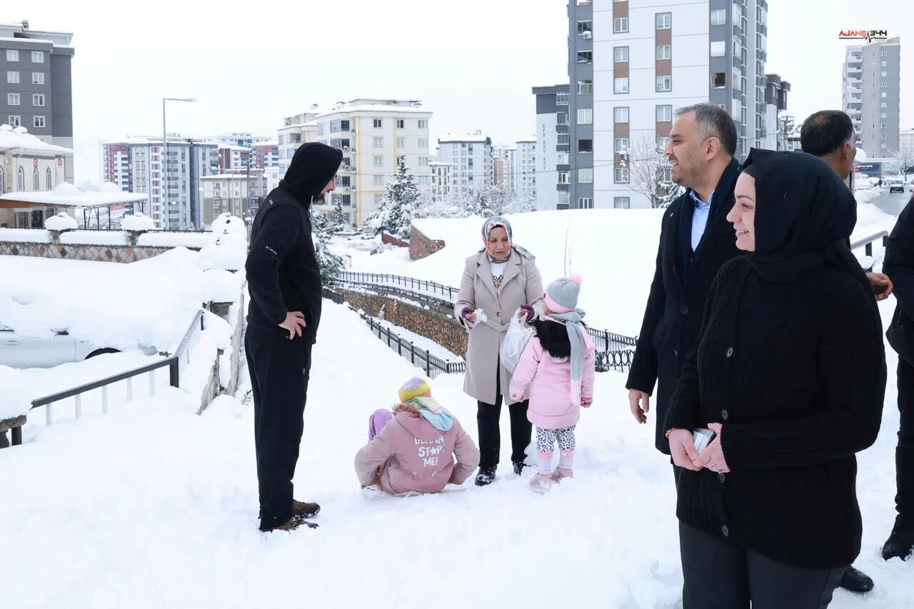 Onikişubat’ta ikinci gün de karla mücadeleyle geçti