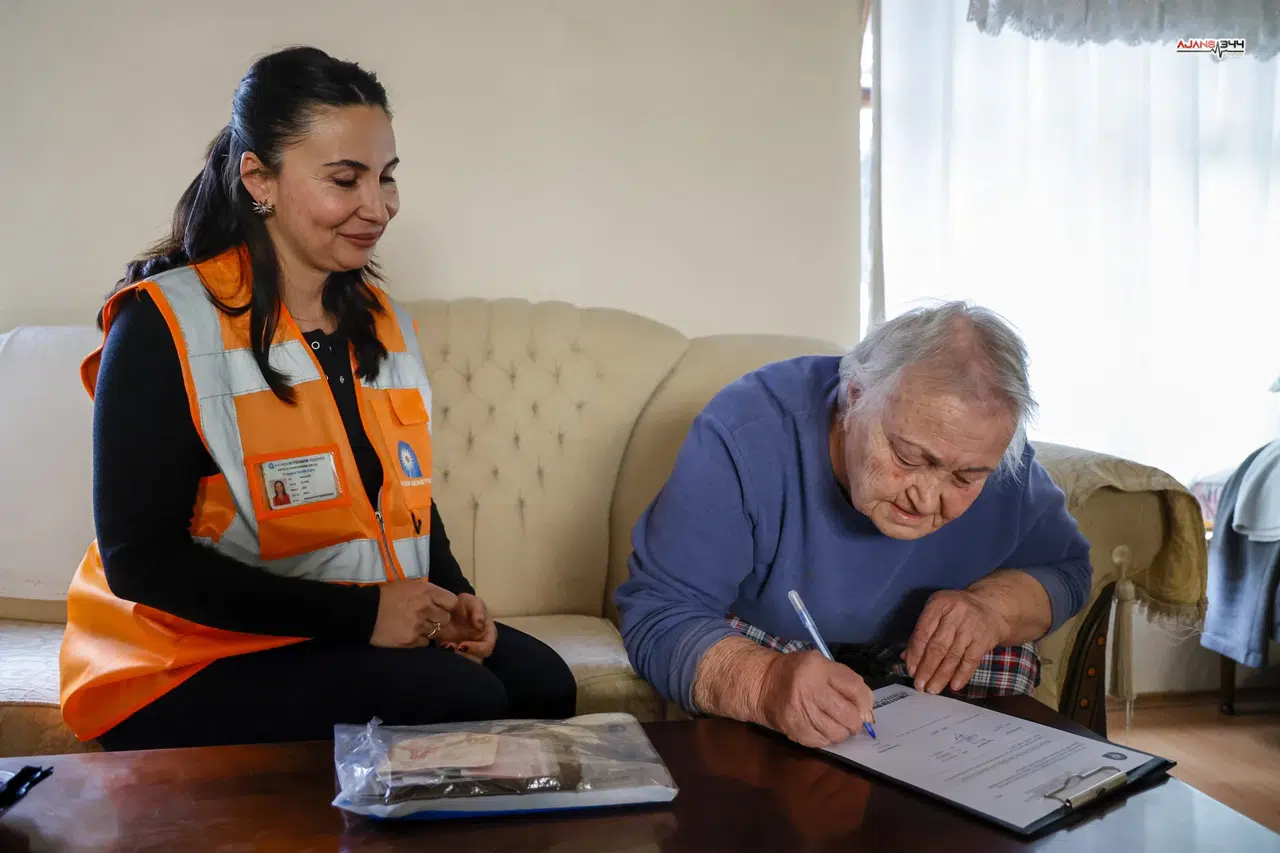Antalya'da otobüste unutulan cüzdan sahibine teslim edildi