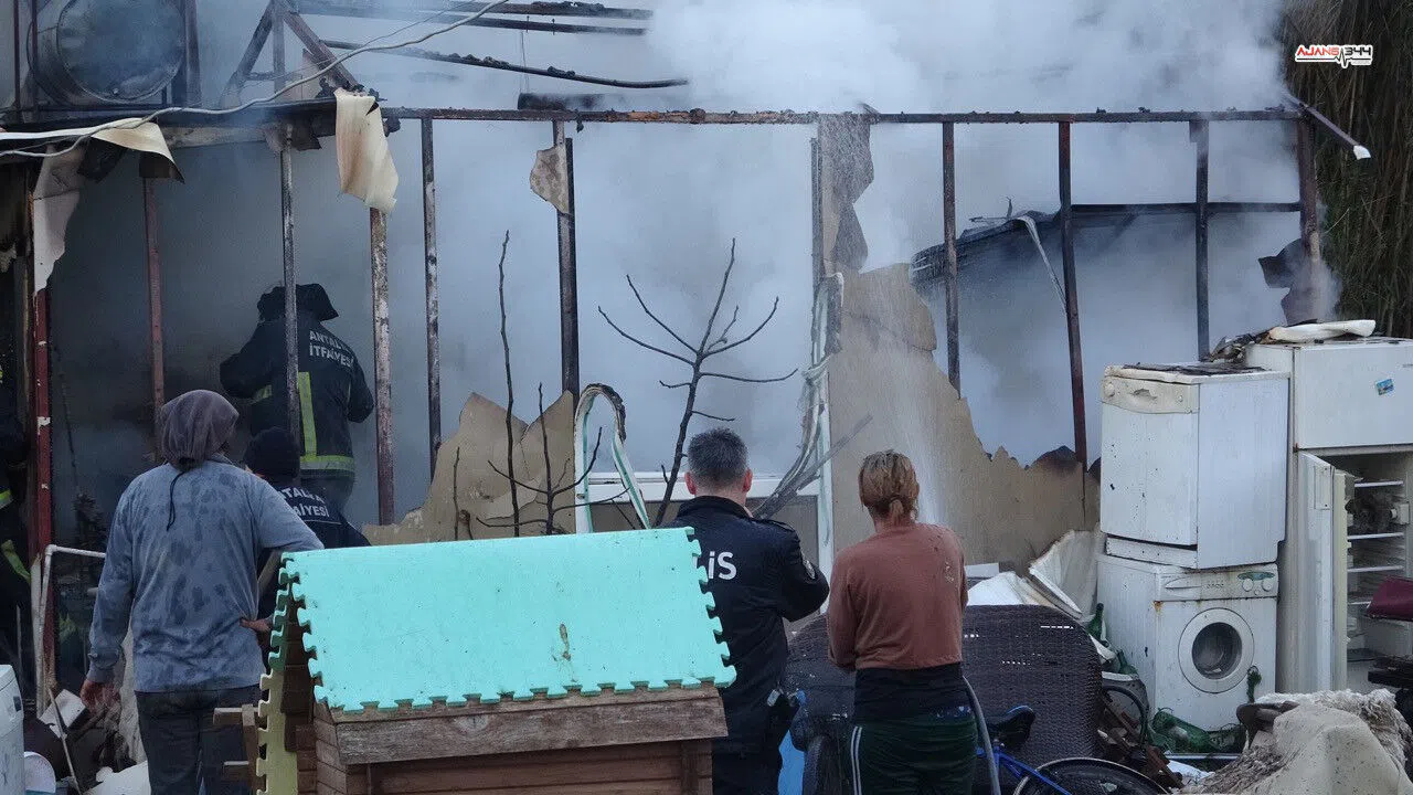 Antalya’da konteyner evde yangın: 2 kedi hayatını kaybetti