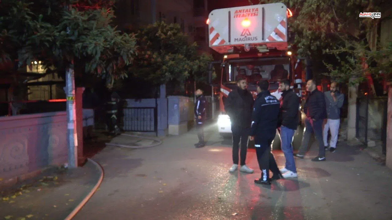 Apartman dairesindeki yangın itfaiye ekiplerince söndürüldü