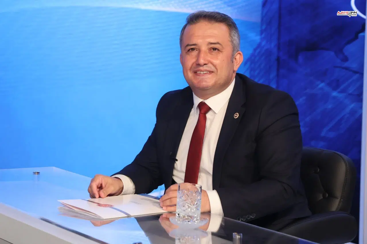 Bağımsız Milletvekili İsa Mesih Şahin yeniden AK Parti'ye katıldı