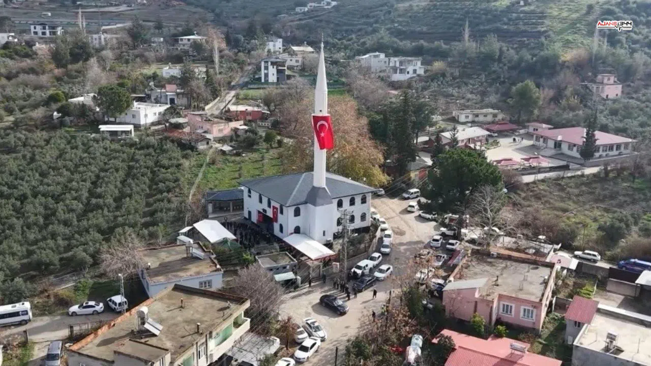 Depremde hasar gören Çardak Köyü Camii törenle yeniden hizmete girdi