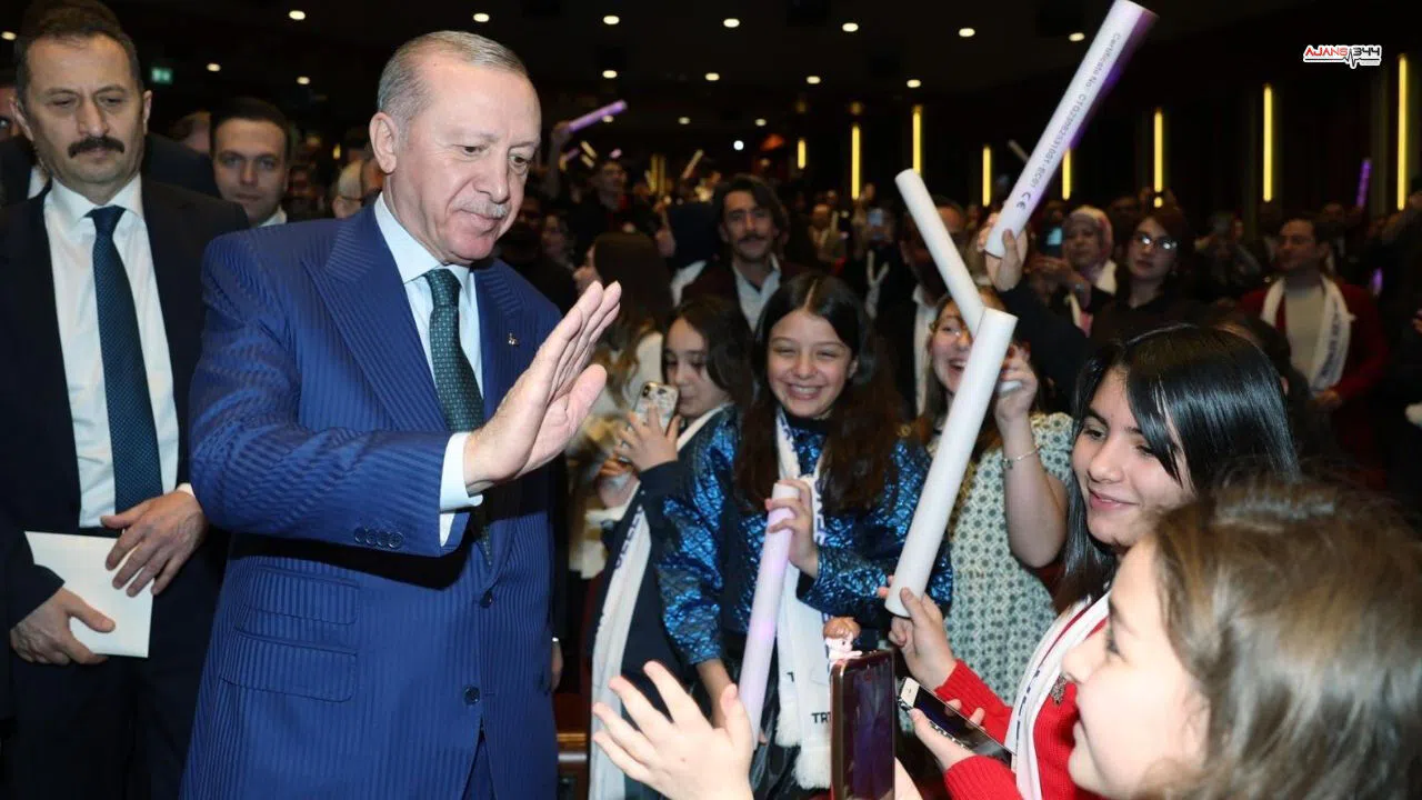 Cumhurbaşkanı Erdoğan’dan TRT Genç Vurgusu