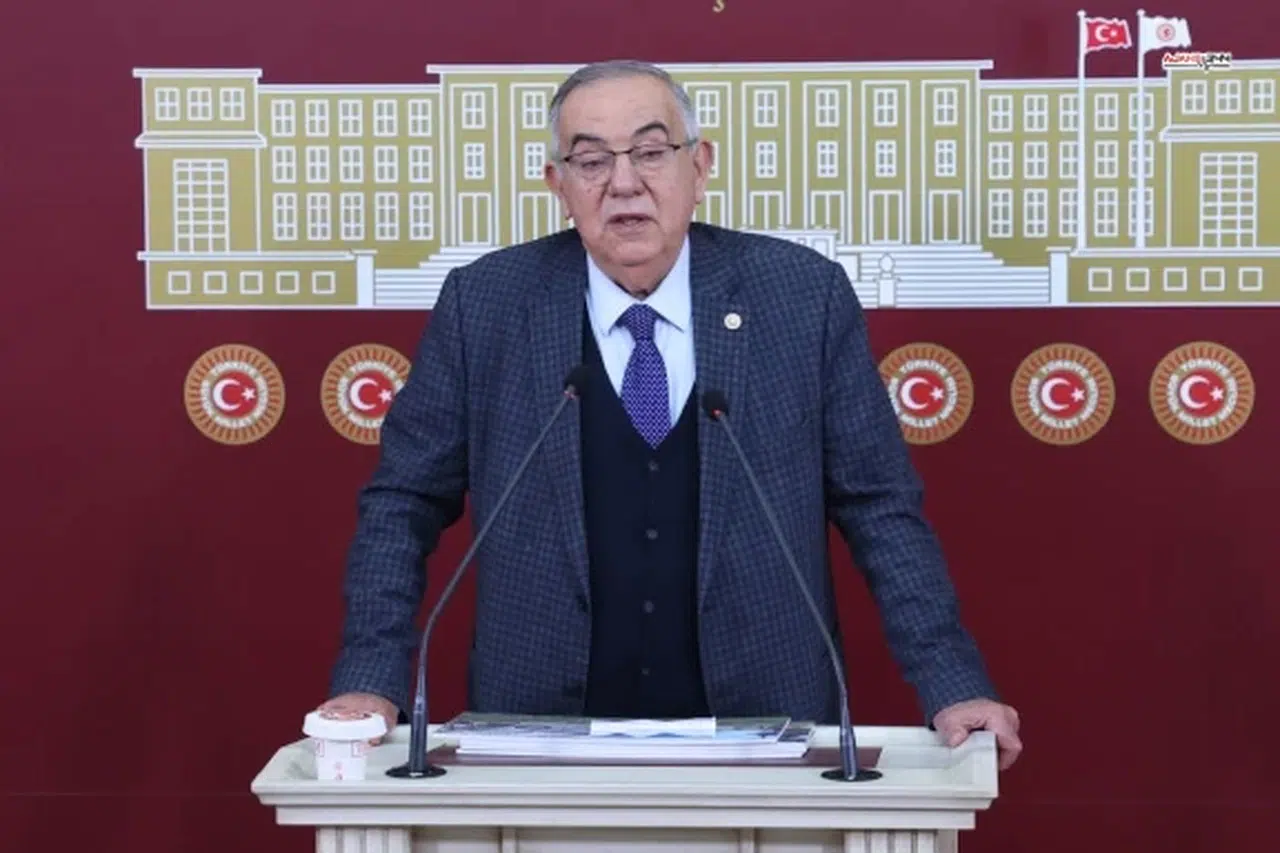 Altıntaş: Köy Okulu Arazileri Satılıyor