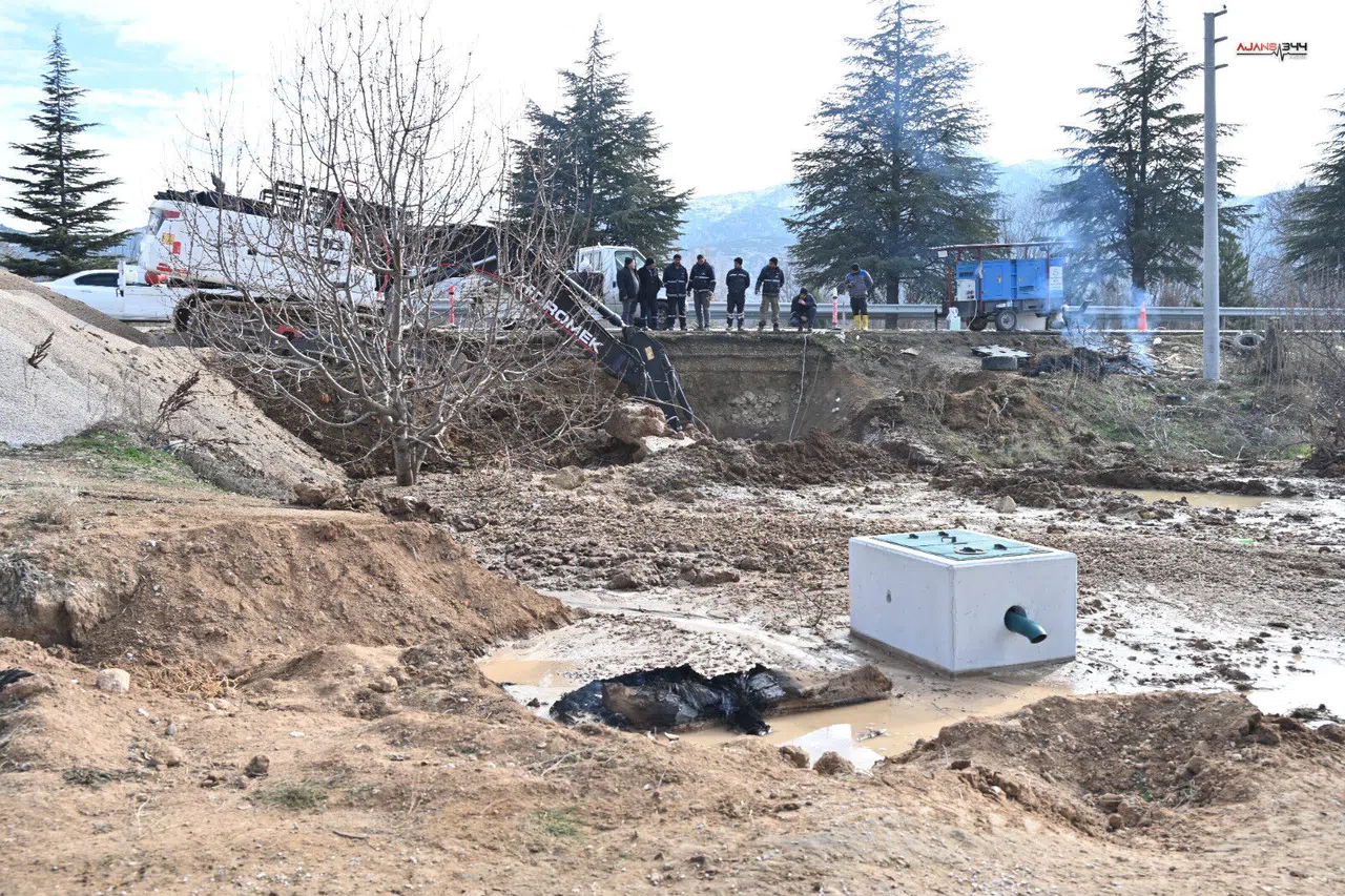 Eğirdir Su Hattındaki Patlak Giderildi