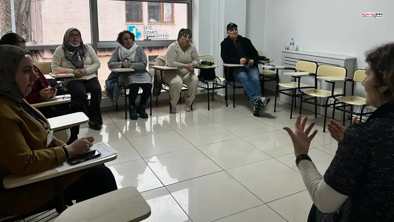 Engelsiz Ebeveyn Akademisi'nde gelecek planlaması konuşuldu