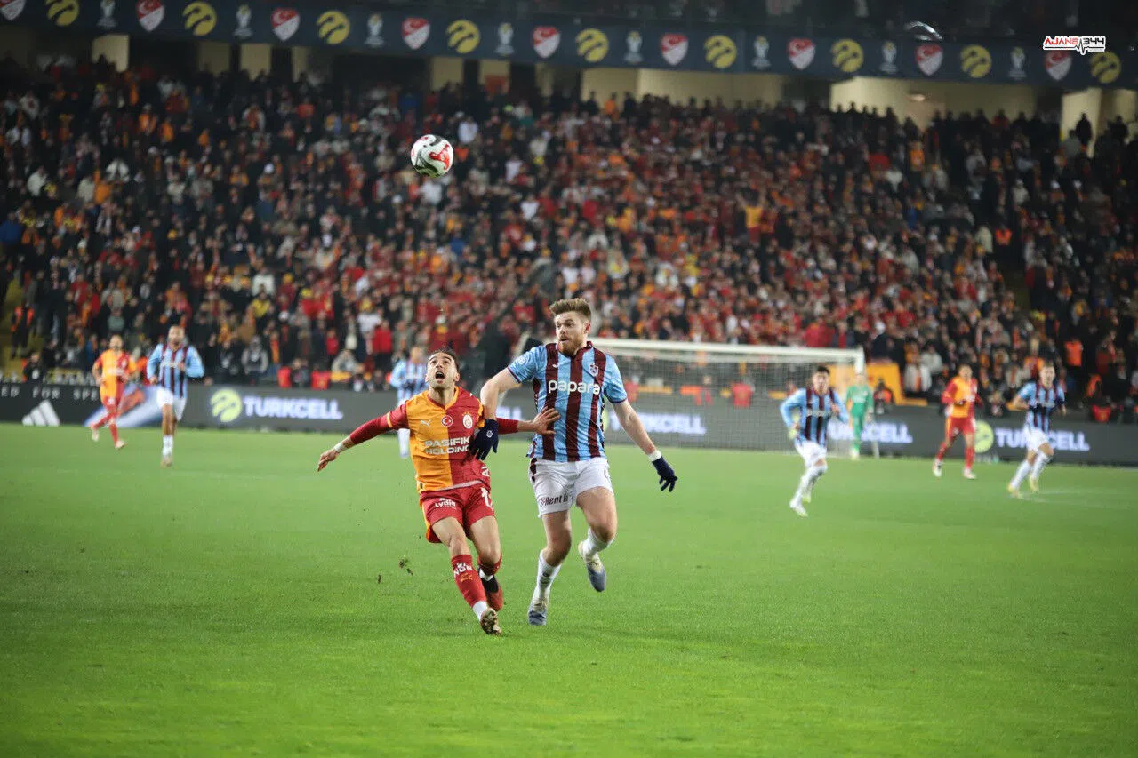 Galatasaray İlk Yarıda Farkı Açtı!