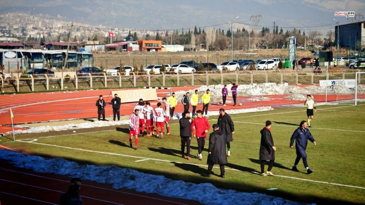 İstiklalspor Aliağa FK'yı 2-0 mağlup etti