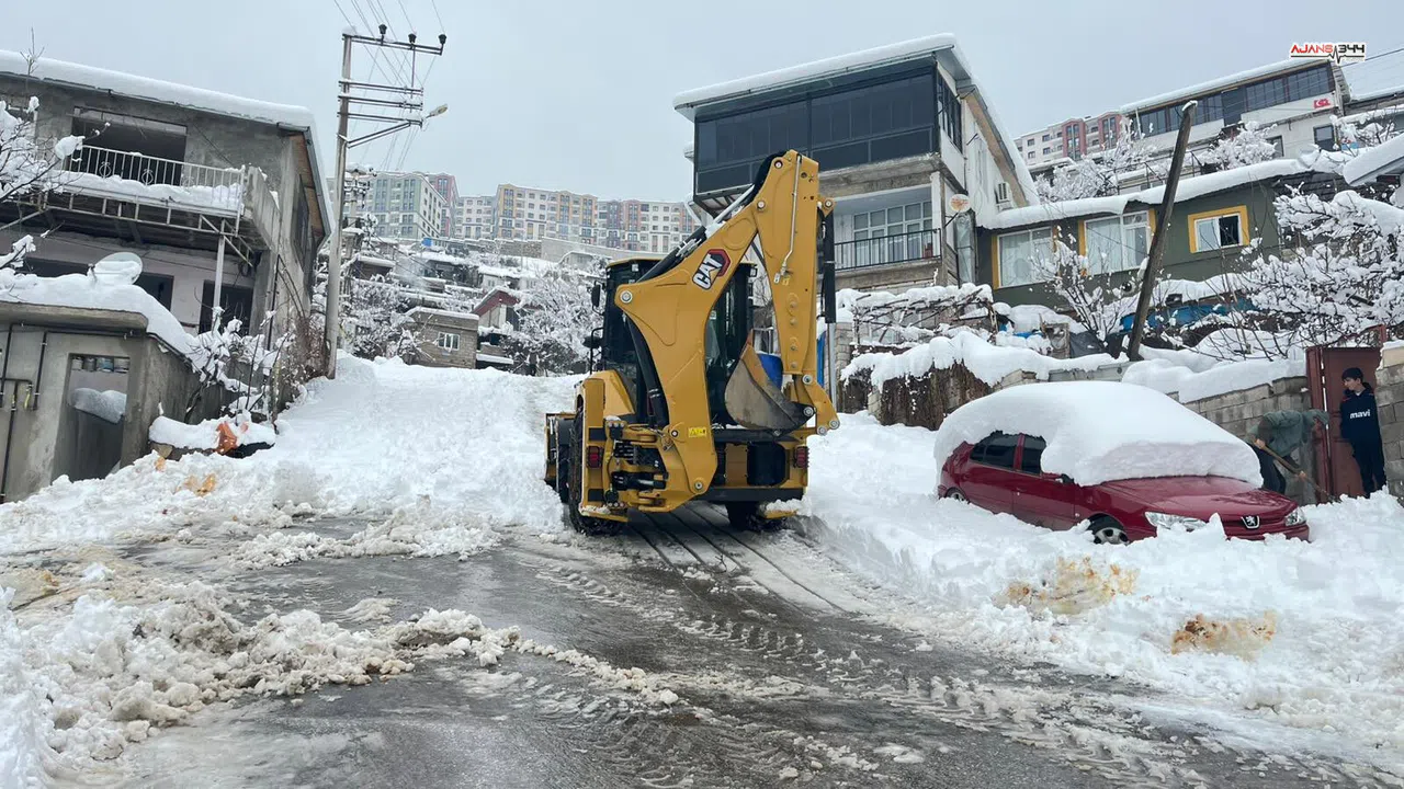 KASKİ’den karla mücadeleye 28 iş makinesiyle tam destek