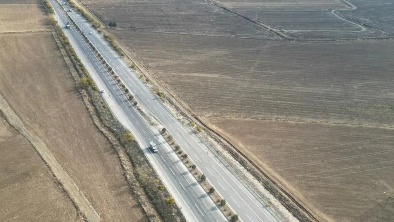 Kahramanmaraş'ta depremin etkileri sürüyor! 7 metre kayan yol kazaya davetiye çıkarıyor