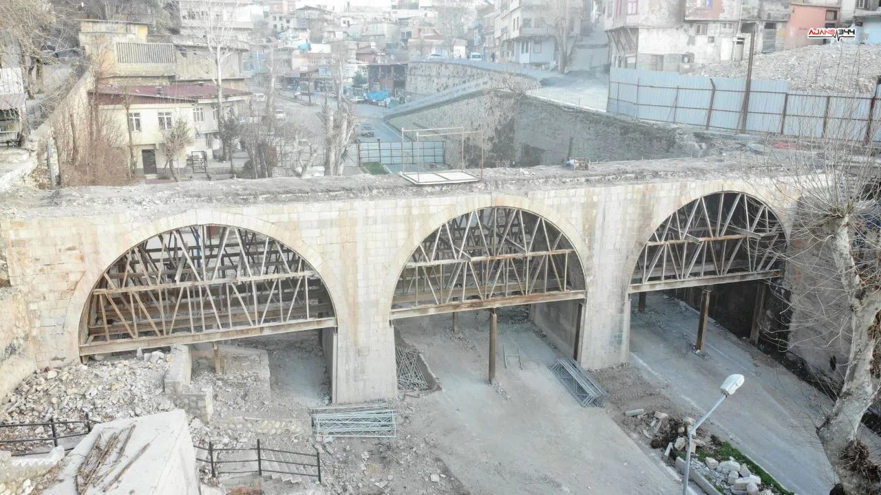 Kahramanmaraş'ta tarihi Kanlıdere Köprüsü restore ediliyor