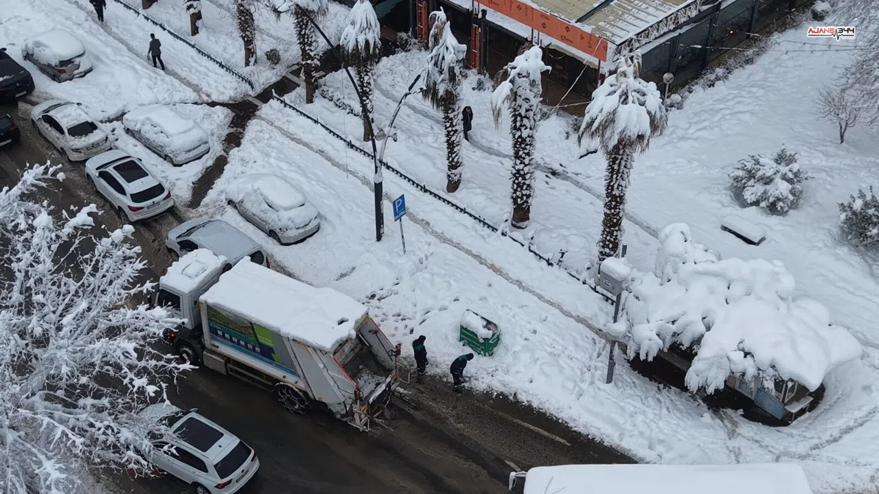 Onikişubat Belediyesi’nden kış şartlarında tam temizlik mesaisi